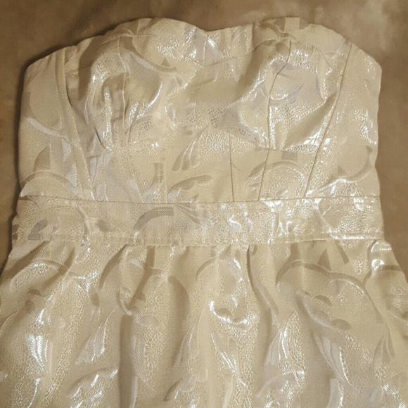 Beautiful Strapless Dress! - Picture 2 of 4