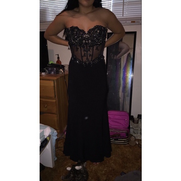 Prom dress - Picture 1 of 2