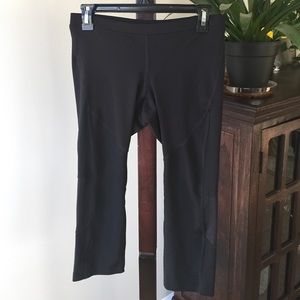 SOLD❗️Black Old Navy Compression Althletic Capris