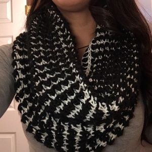 Aldo infinity scarf, reversible