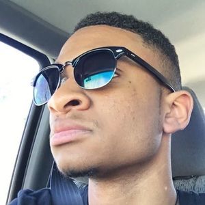 Meet your Posher, Cameron