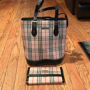 🔴SALE🔴 Burberry handbag & Wallet! 👜