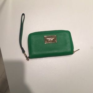 Michale Kors Wristlet