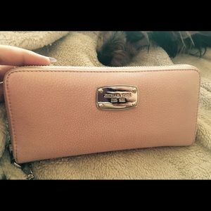 Michael kors wallet