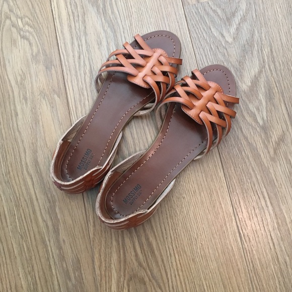 Mossimo sandal.  Tan/size 9 1/2.