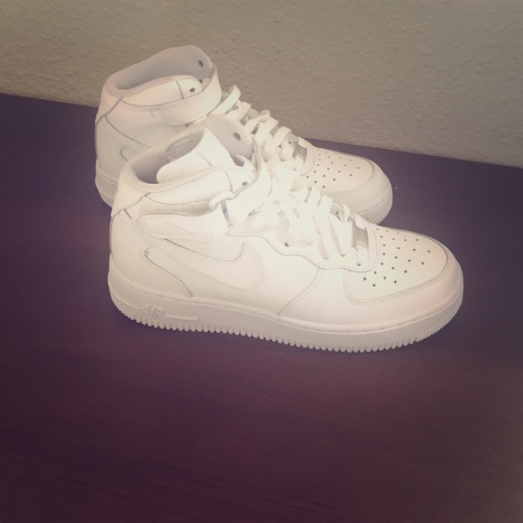 NIKE AIR FORCE 1