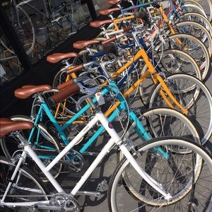 Meet your Posher, Moneca