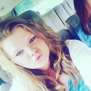 Meet your Posher, Caitlin