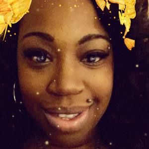 Meet your Posher, Dominique