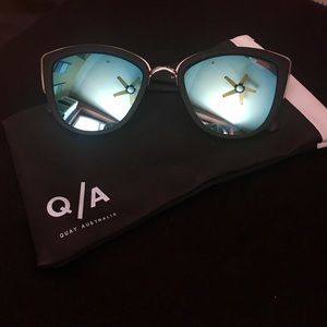 QUAY MY GIRL SUNGLASSES 😎 Black/Blue