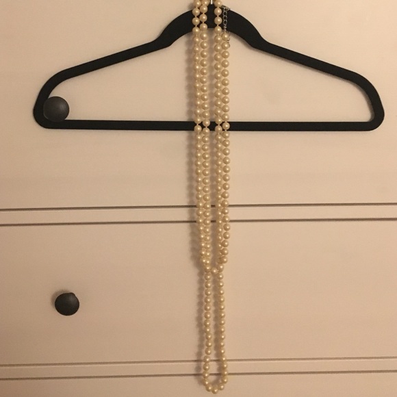 Faux Pearl Necklace - Picture 3 of 3