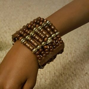 NWOT AFRICAN HAND BEADED BRACELET