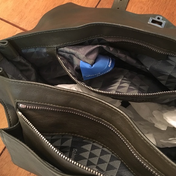 ❤️ NWT Authentic PS1 Large New Handbag with tags - Picture 3 of 4