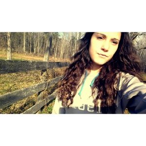 Meet your Posher, Hailey