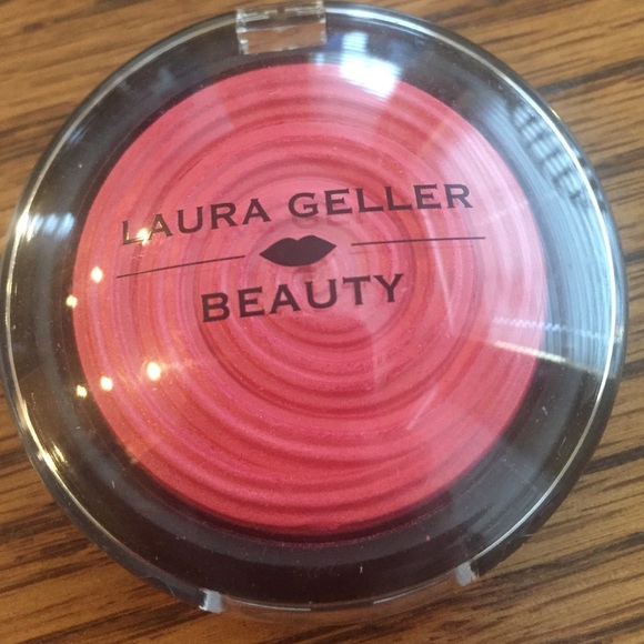 Laura Geller baked gelato blush