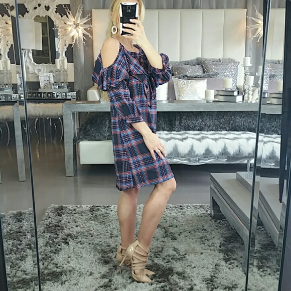 PLAID COLD SHOULDER DRESS NWOT - Picture 3 of 4