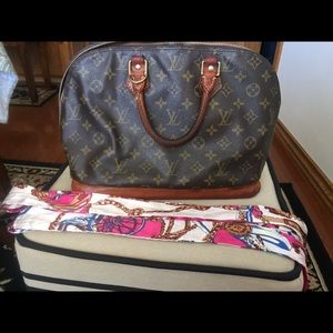 Authentic Louis Vuitton alma PM