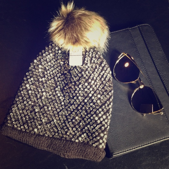 Accessories - Last chance Brown Bling knit faux fur ball nwt.
