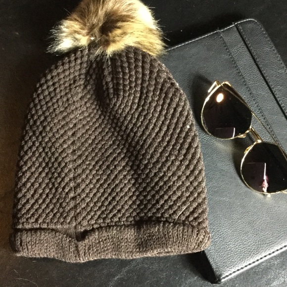 Last chance Brown Bling knit faux fur ball nwt. - Picture 2 of 2
