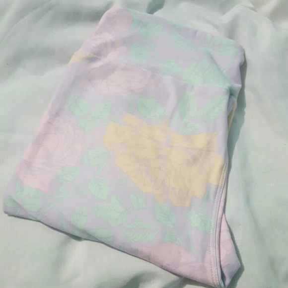 Beautiful OS Roses Lularoe for Spring or Easter