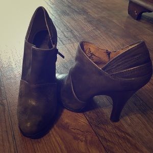 Frye Valerie Piping Bootie