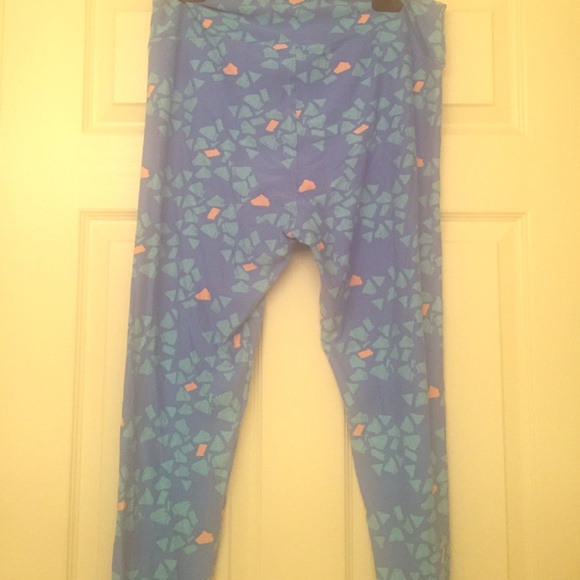 LuLaRoe TC patterned leggings! - plus