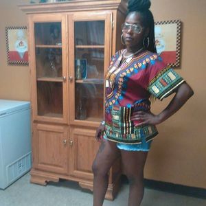 Meet your Posher, Rena