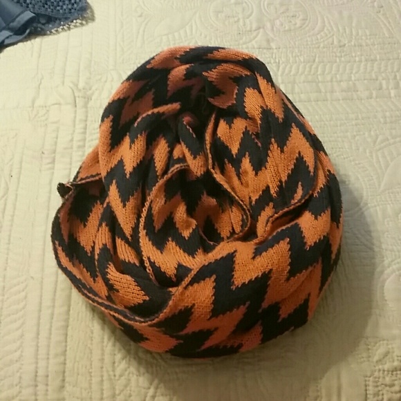 Infinity scarf - Picture 2 of 3