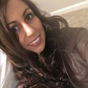 Meet your Posher, Devan