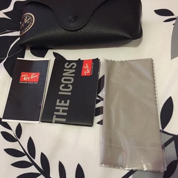 Ray bans case - Picture 3 of 3