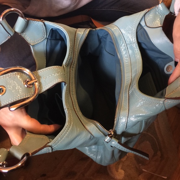 Authentic Coach - Picture 3 of 4