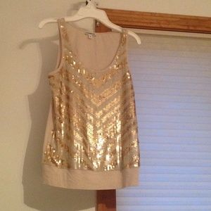 Sequenced tank top