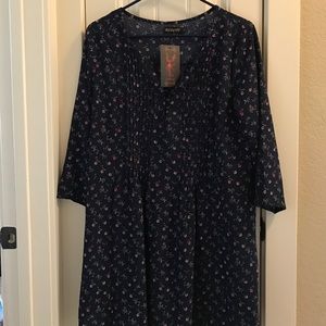 NWT Navy tunic with tiny floral pattern size Large