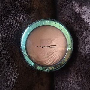 MAC APHRODITE'S SHELL EXTRA DIMENSION BRONZER