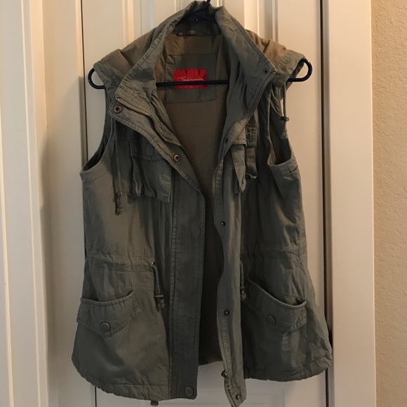 Olive green utility vest size XLarge