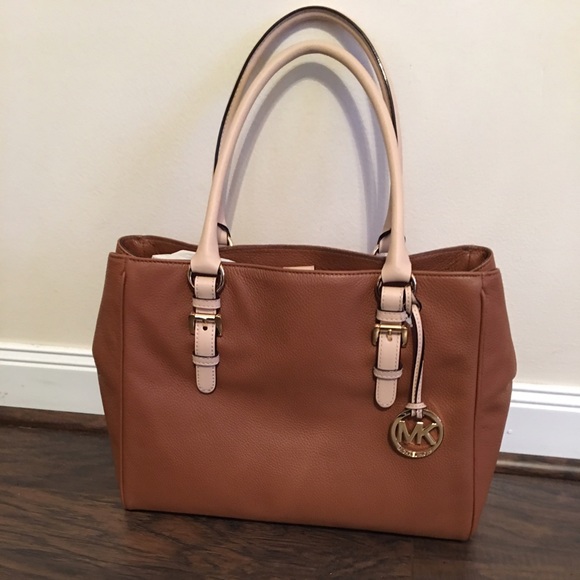 🎁  Michael Kors med jet set🎁