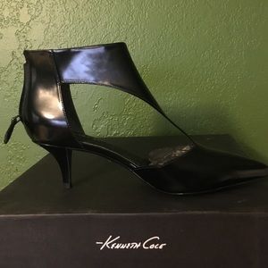 Kenneth Cole black kitten heel shoes
