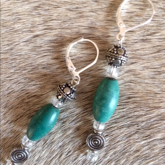 ⚜️Dangle Green & Pewter Earrings⚜️ - Picture 3 of 4
