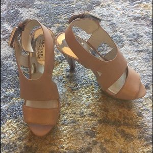 Michael Kors pumps