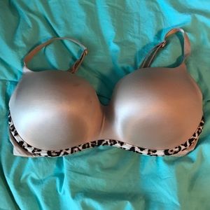 Victoria's Secret push up balconet bra sz 32DD