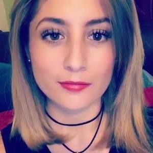 Meet your Posher, Cynthia