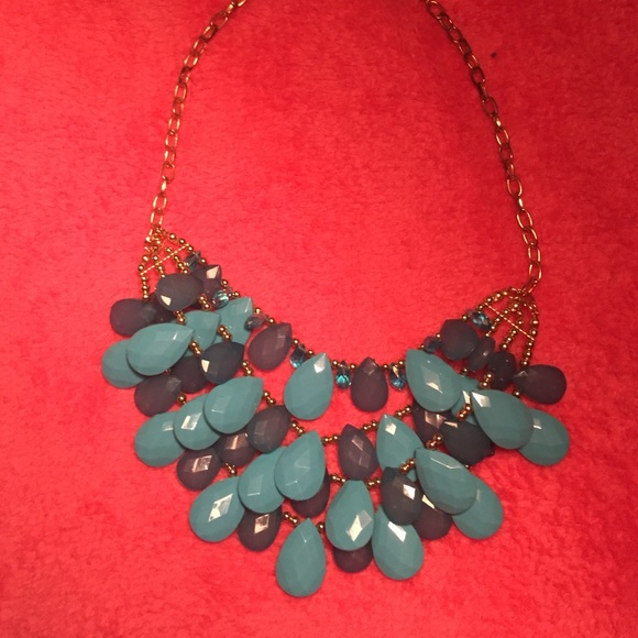 Statement necklace