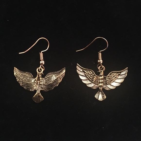 4/$20 falcon hawk dangle earrings - Picture 4 of 4