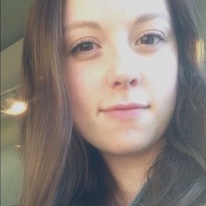 Meet your Posher, Chloe