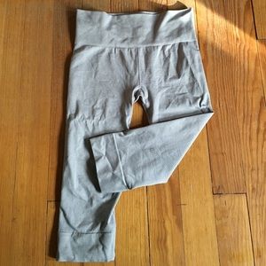 Ebb to Street Lululemon crops size 6