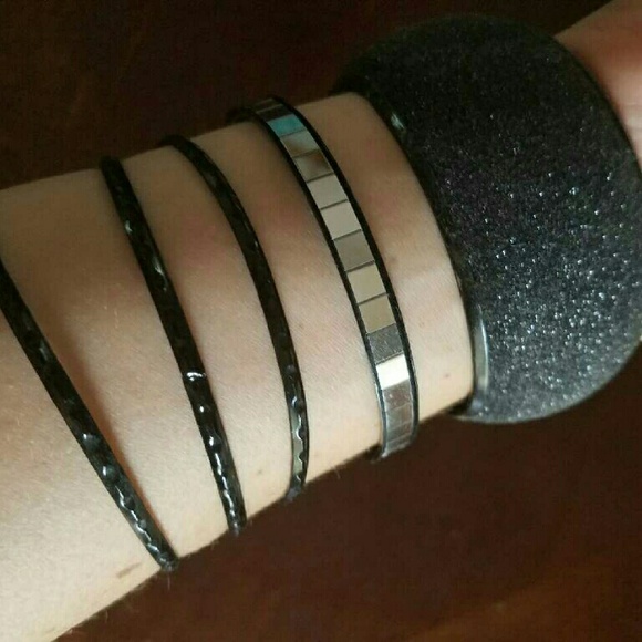 Black shimmer bracelet set