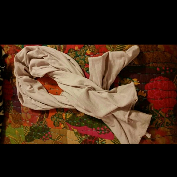 2 scarfs. Lavender and navy blue FINALPRICE - Picture 3 of 4