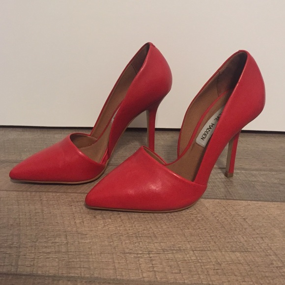 Red, Steve Madden heals. Size 5 1/2