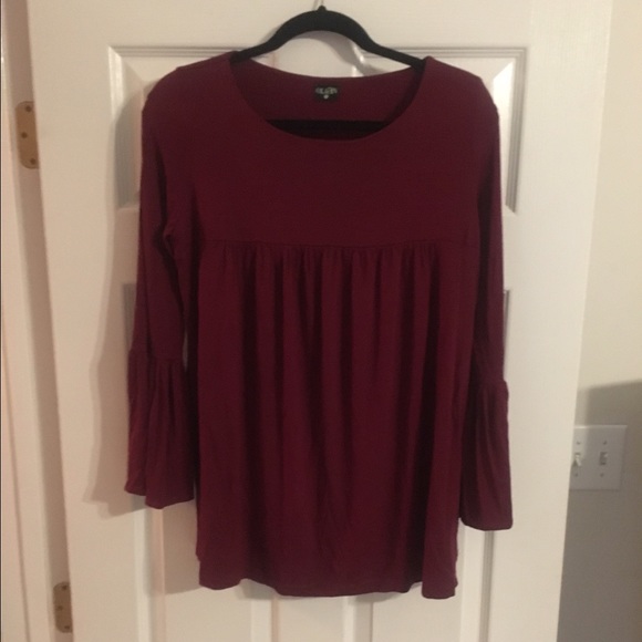 Maternity blouse by Olian size M in EUC