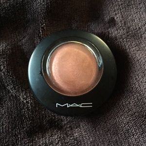 MAC NEW ROMANCE MINERALIZE BLUSH